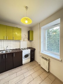 Продаж 1-кімнатної, зупинка Керченська