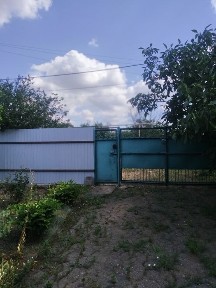 Продам участок с домом из крымского ракушечника ( под снос)