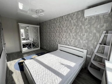 Сдам однокомнатную в Центре