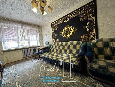 Продам трикімнатну квартиру на мікрорайоні!