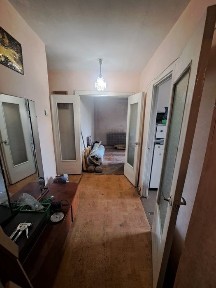 Продаж 2-кімнатної квартири під ремонт на Мазепи за 75 000 у. о.