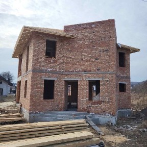 Продаж будинку в смт. Брюховичах