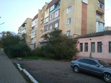 Продаж будівлі площею 810 кв / м