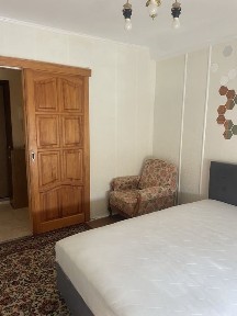 Київ, Святошинський, вулиця Академіка Булаховського 30