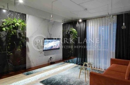 Продаж 2к квартирив центрі метро Печерська 3 хв пішки Лесі Українки 15а
