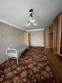Продам 2-кімнатну квартиру та хозприміщення від власника
