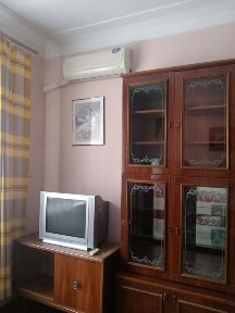 Терміново продам 1 квартиру центр під бізнес