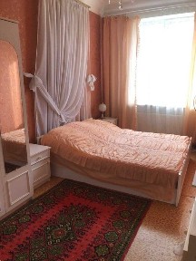 Продам 2 комн. кв-ру в п. Эсхар, центр, индивид. отопление