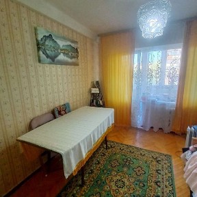Продаж двокімнатноі квартири на Зодчих 6