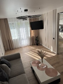 Продаж квартири. Вул. В. Чумака 4. Ремонт. Метро Берестейська