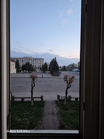 Продам чотирикімнатну квартиру в центрі тисмениці, дешево!