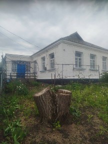 Продаж житлового будинку