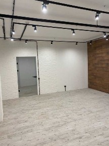 Здається стильне комерційне приміщення 50 м² у ЖК “4 Сезони” - вул. Максимовича, 3-Д