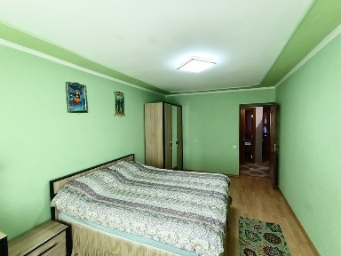 Здається хороша двохкімнатна квартира напроти ринку та ТЦ Вектор. Вільн
