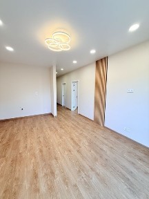 Таунхаус 66 м² з ремонтом у Гостомелі, вул. Остромирська - $89 000. Тепла підлога, газове опалення, одноповерховий