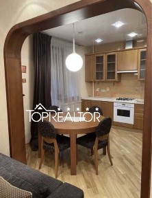 ‼️Продаж 3-кімн. квартири у будинку зі шпилем | площа Коституції | Центр‼️