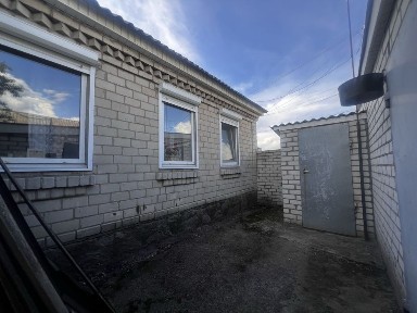 Продам будинок РАКОВКА з коммунікаціями