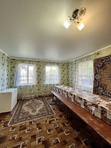 Добротний житловий будинок!