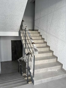Продається здана, простора 2-кімнатна квартира з кухнею-студією 70 м²