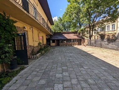 Продаж приміщення вул Богдана Хмельницького (вул. Остряниці)