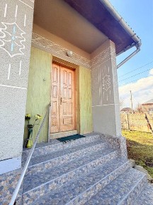 Продаж будинку у с. Унятичах