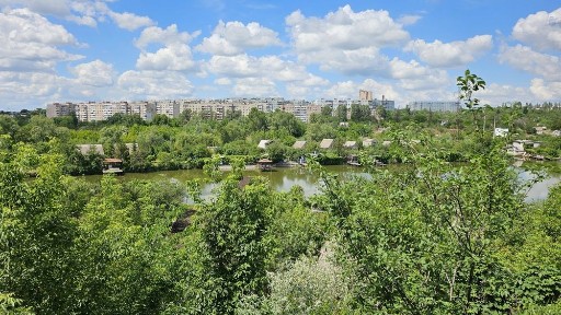 Дача с Видом на Озеро, в городе, на Вырве, около 6 соток