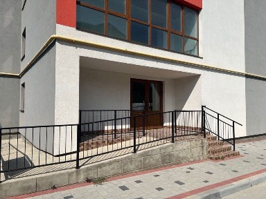 Продаж комерційного приміщення на вул. Романа Шухевича, площа 106.8 кв. м • ID 32177743