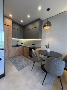 Продам квартиру 37 метрів 2 кімнати з дизайнерським ремонтом Білогородка Є оселя, держ програми.
