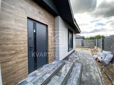 Сучасний будинок 98 м² з газом та власною ділянкою