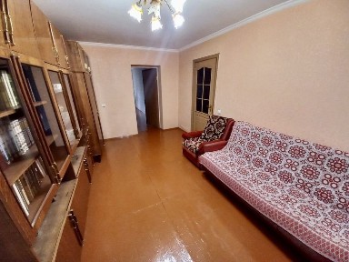 Продам 2 кімнатну квартиру вул. Відінська