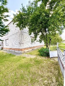 Просторий двоповерховий будинок для великої та щасливої родини!