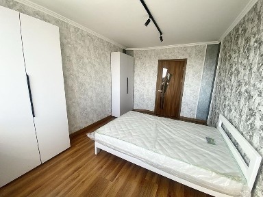 Продам 2-х кімнатну квартиру, центр міста, Сарни