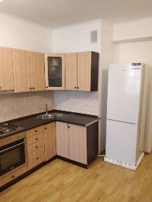 Продаю 1 кім в центрі