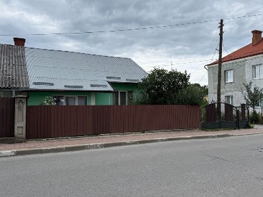 Половина Будинку в гарному районі міста. Ділянка 5 сот. !Вул. Бачинської