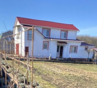 Продаж будинку. М. Новодністровськ. Ремонт. 13 соток