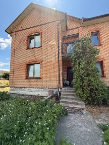 Просторий 2 поверховий будинок 293 м² у Києві