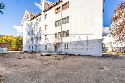 Продаж окремої будівлі 4000м2/Дарницький р-н/20 соток/без ремонту