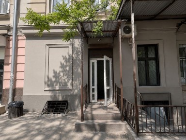 Прадажа от Владельца фасадного помещения под магазин/кафе в пешей доступности от центра/ привоза