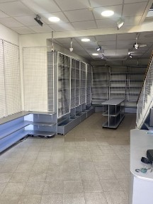 Продам комерційне приміщення Речовий ринок