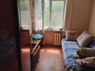 Продам 3-кімнатну київку з холом на Незалежності