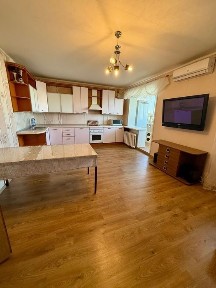 Продаж 3К квартири Бориса Гмирі 9в