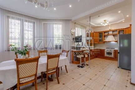Київська область, Петропавлівська Борщагівка