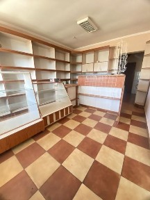 Продам будинок в центрі смт Макарів