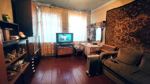 Продается фасадная квартира рядом с центром города