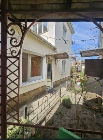Продам Дом 411 батарея350 м2 +10 соток земли