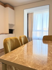 2к квартира з сучасним ремонтом, новобудова, рн Виставка, терміново