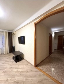 Продается 3 ком квартира в Осипенковском р-не по ул Академика Александрова.