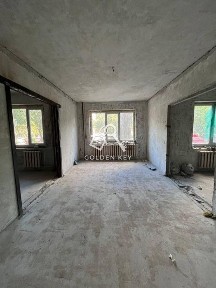 Продаж трикімнатної квартири під ремонт мкрн. Сонячний