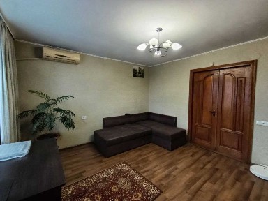 Довгострокова оренда двокімнатної квартири, вул. Чорновола 33