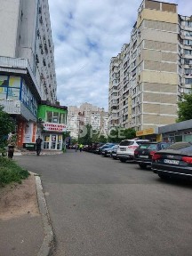 Фасадне приміщення. Нежитловий фонд. Метро Позняки. 120 м2